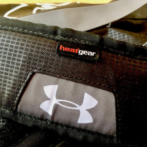 Under Armour Duffel Bag STORM HEAT GEAR Gray & Black with Handles + Strap logos - Picture 10 of 12
